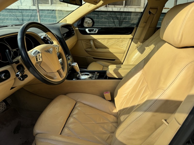 新乡12年宾利飞驰4