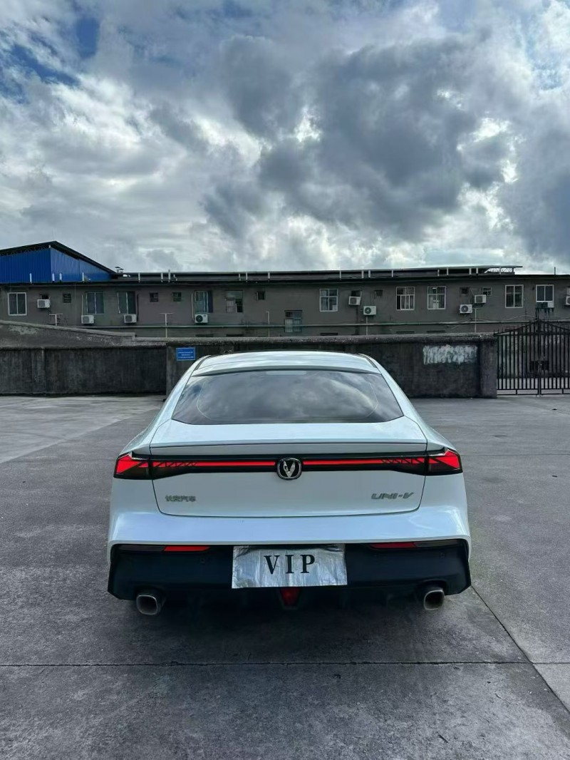 桂林23年长安汽车UNI5