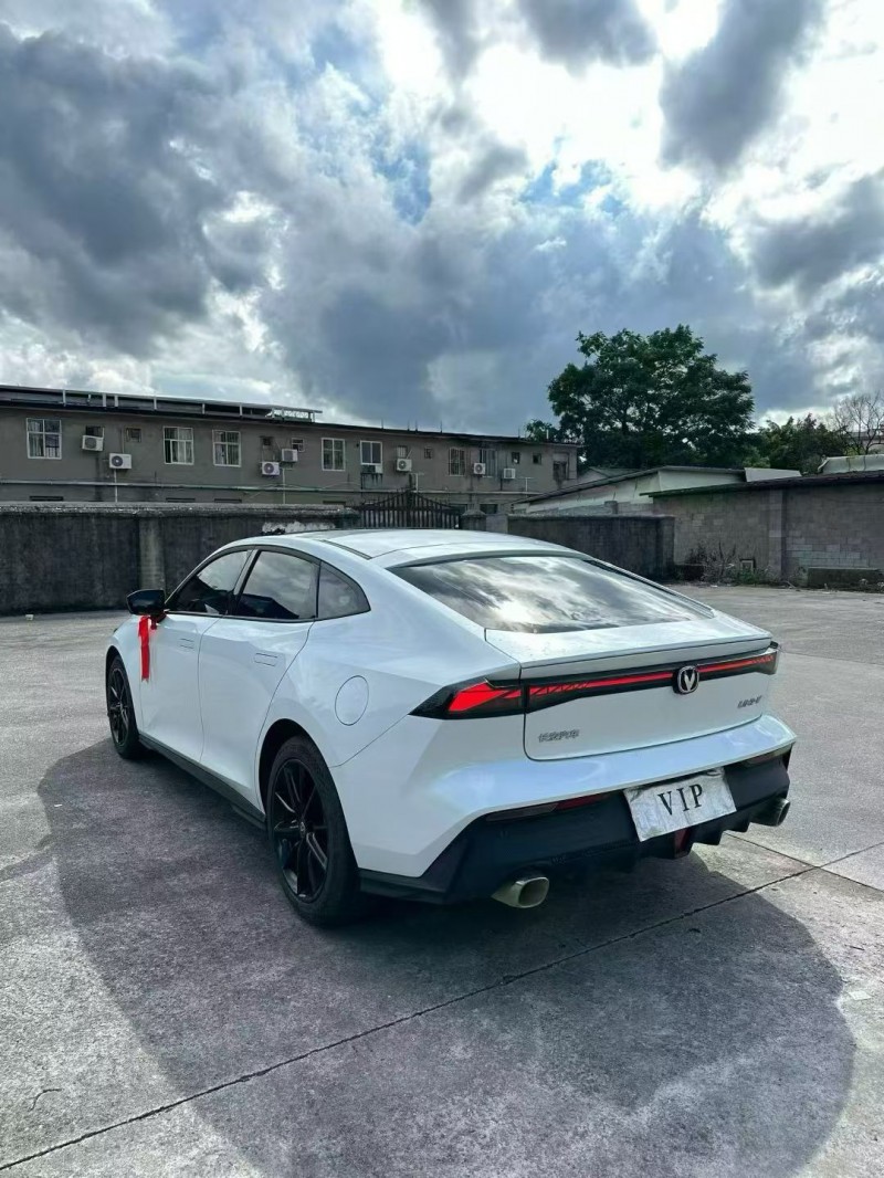 桂林23年长安汽车UNI7