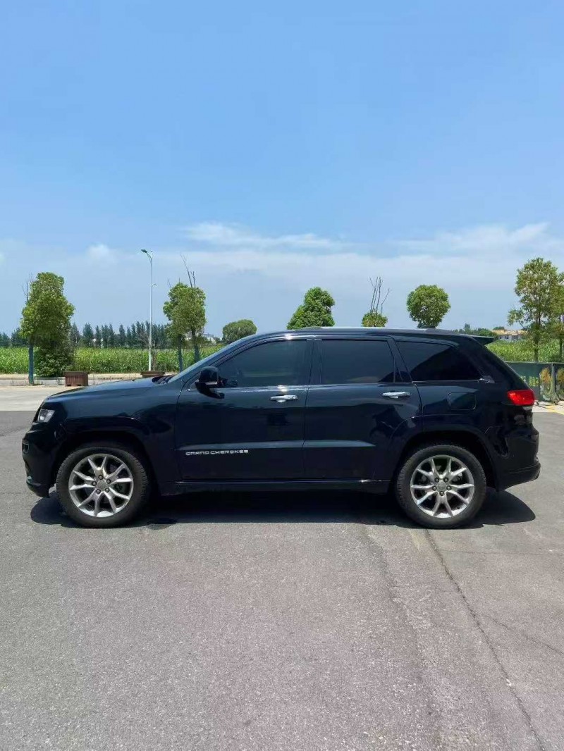 襄阳15年Jeep大切诺基6