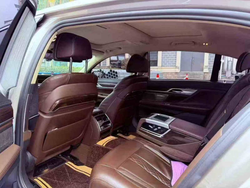 重庆21年宝马7系5