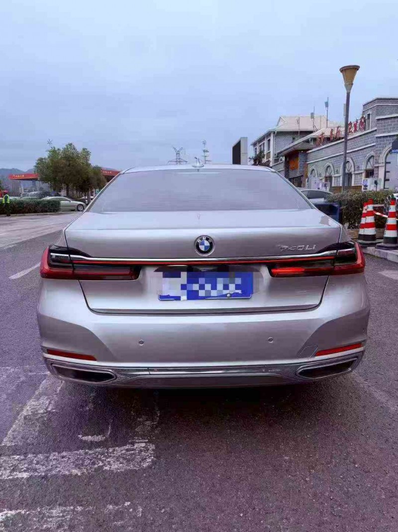 重庆21年宝马7系9