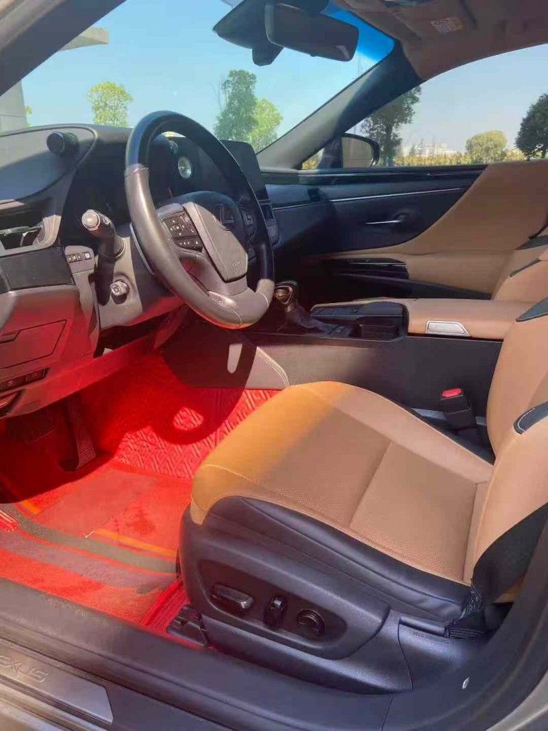 襄阳22年雷克萨斯ES6