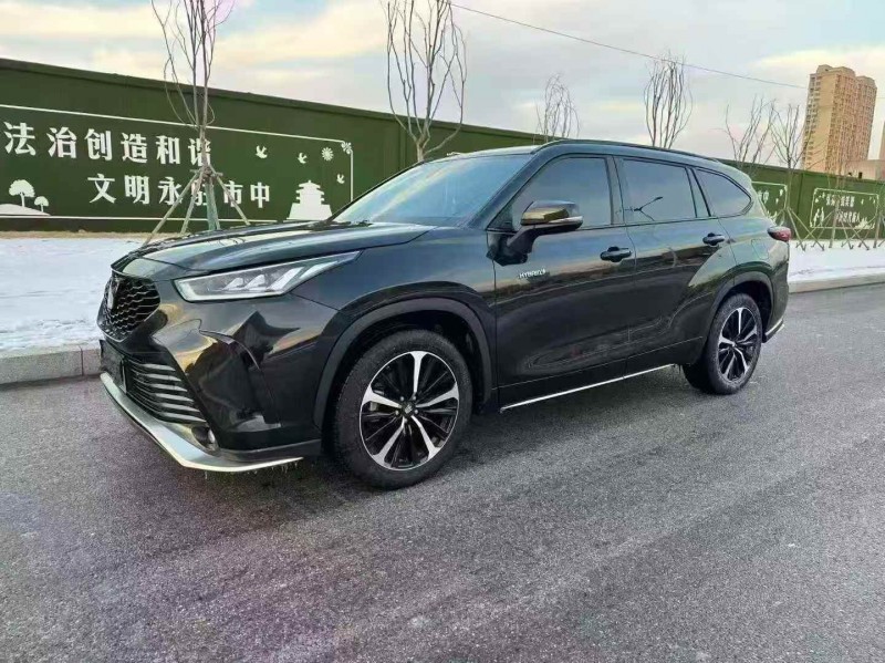 枣庄24年丰田皇冠2