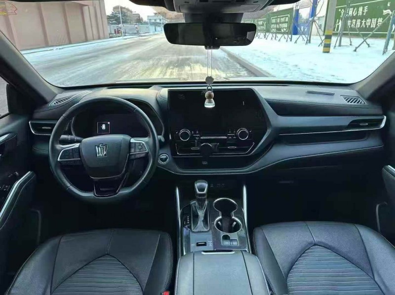 枣庄24年丰田皇冠4