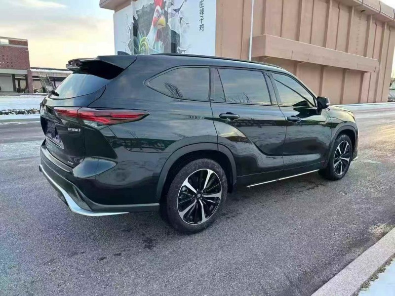 枣庄24年丰田皇冠8