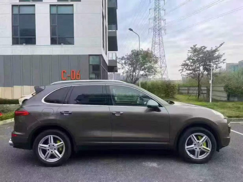 广州16年保时捷卡宴5