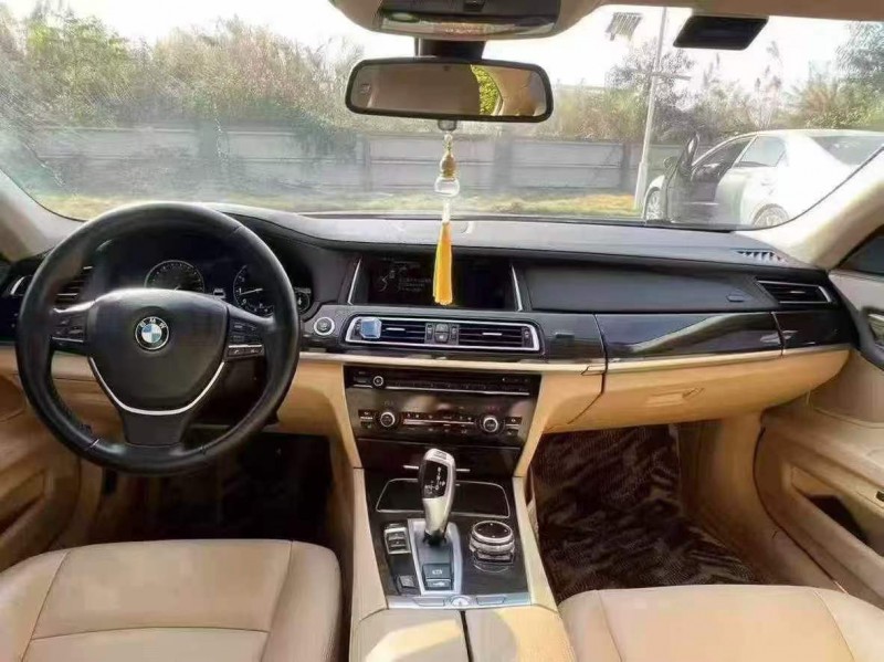 广州14年宝马7系7