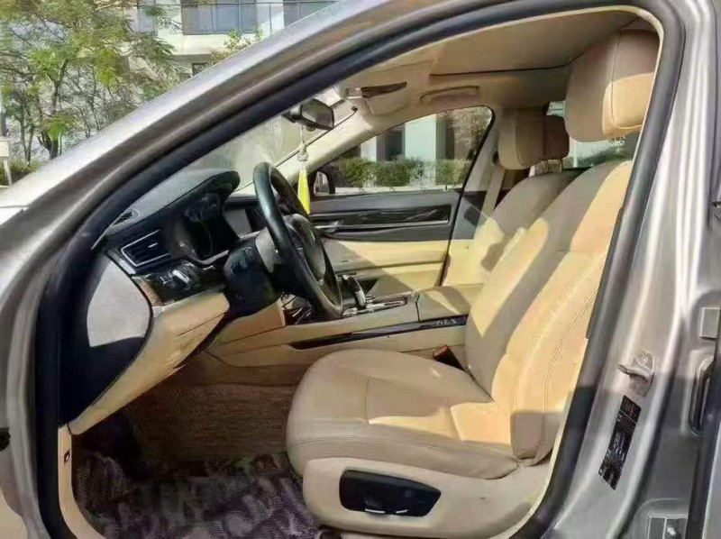 广州14年宝马7系9