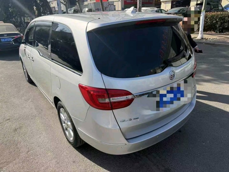 武汉16年别克GL85