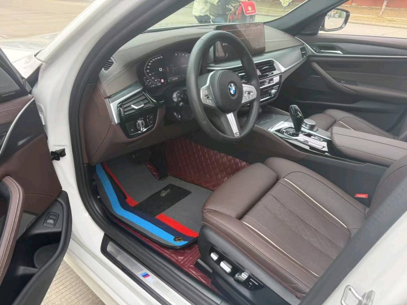 武汉23年宝马5系8