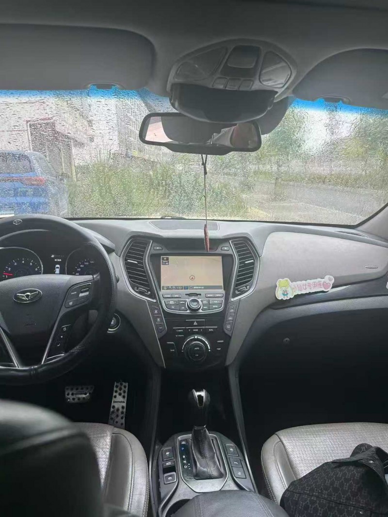 娄底13年现代新胜达5