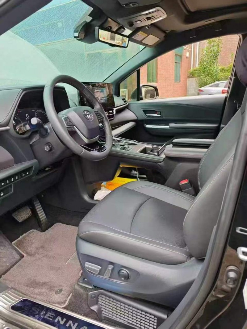 广州23年丰田塞纳6