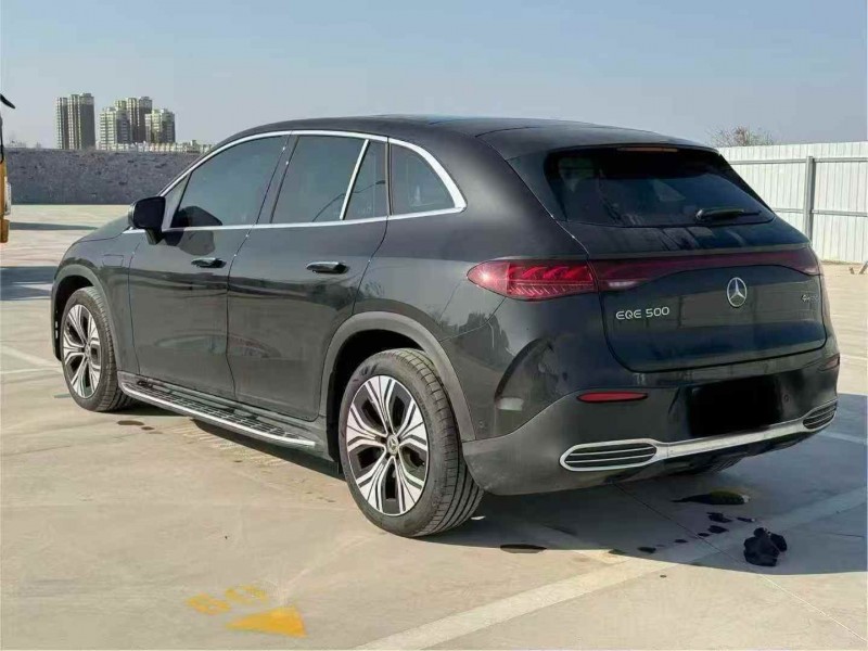 南通25年奔驰EQE7