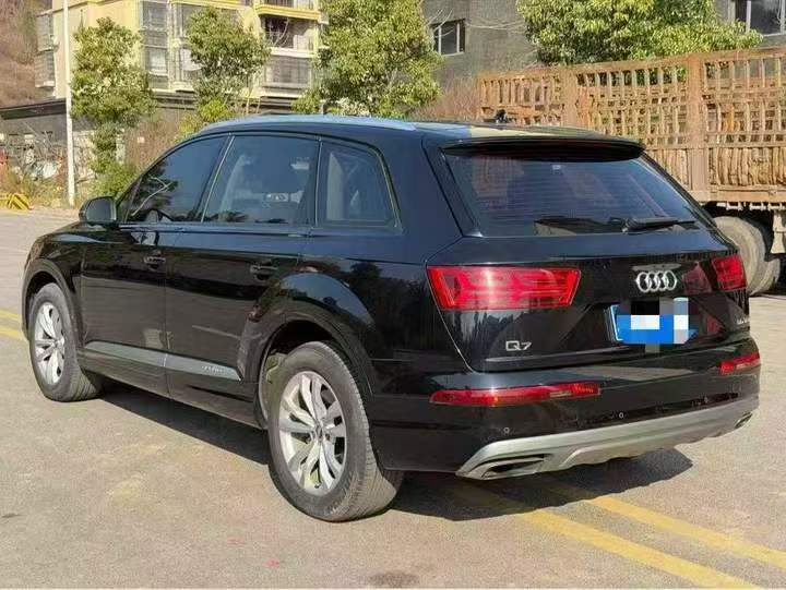 常德17年奥迪Q78