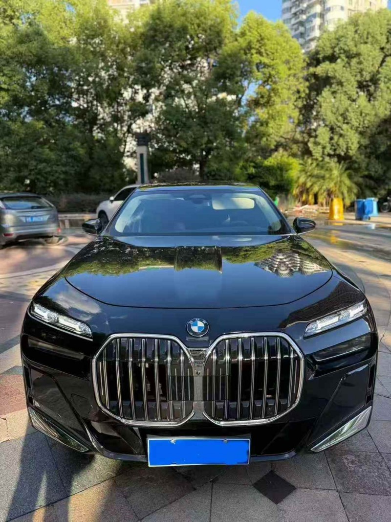 青岛23年宝马7系1