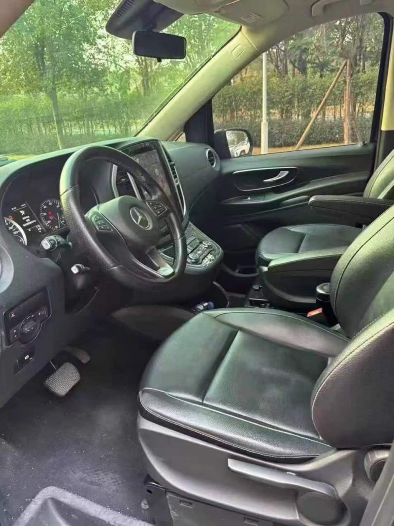 广州20年奔驰威霆6