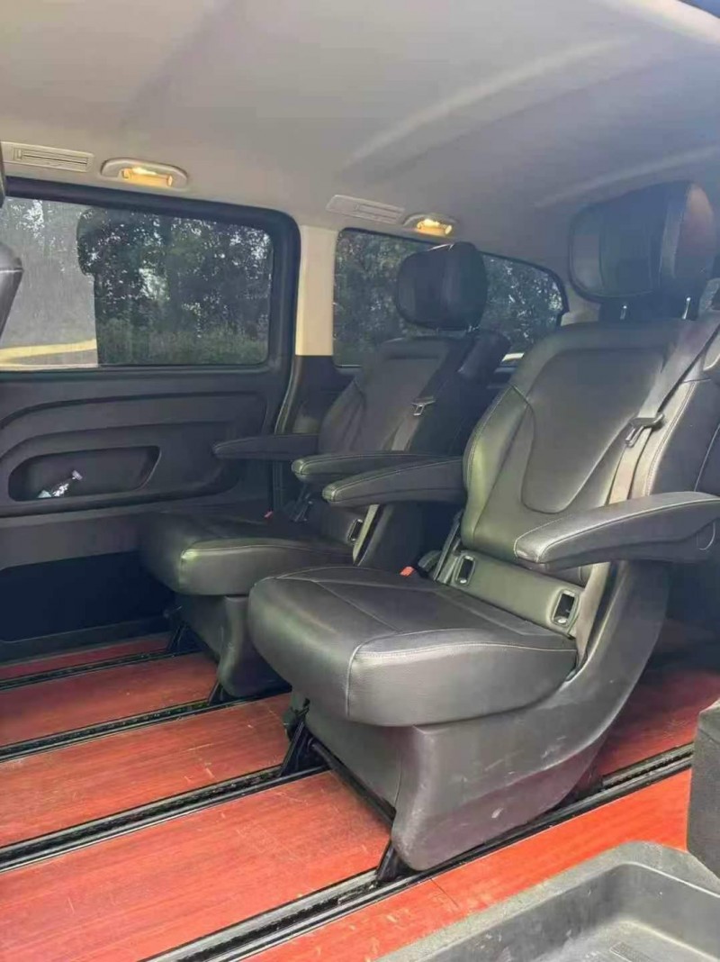 广州20年奔驰威霆7