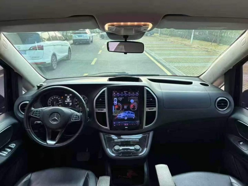 广州20年奔驰威霆8