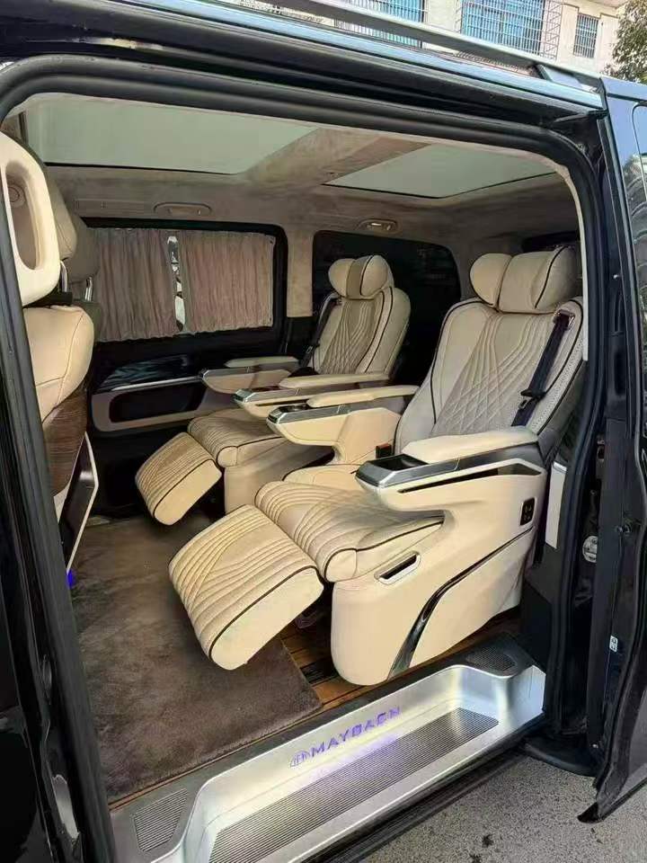 张家界19年奔驰V4