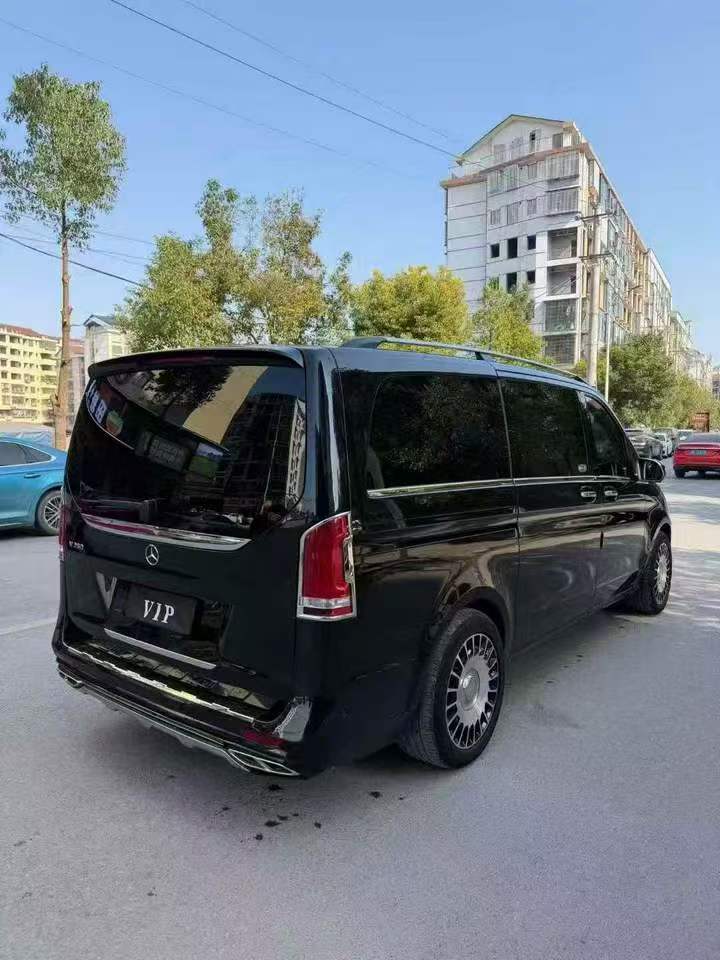 张家界19年奔驰V7