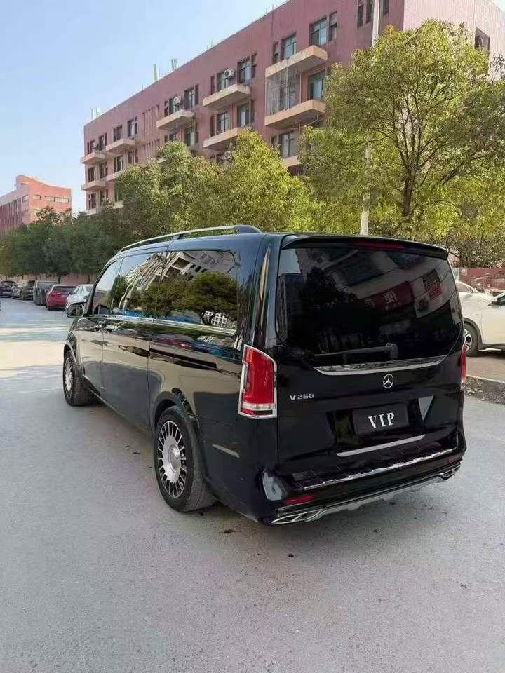 张家界19年奔驰V8