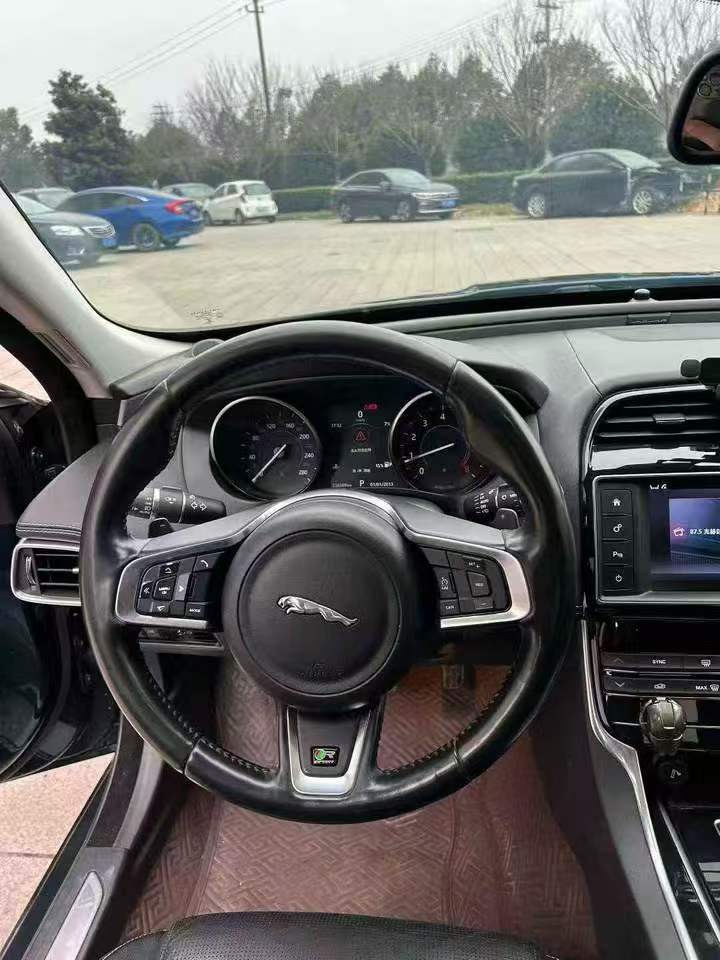 张家界17年捷豹XE5