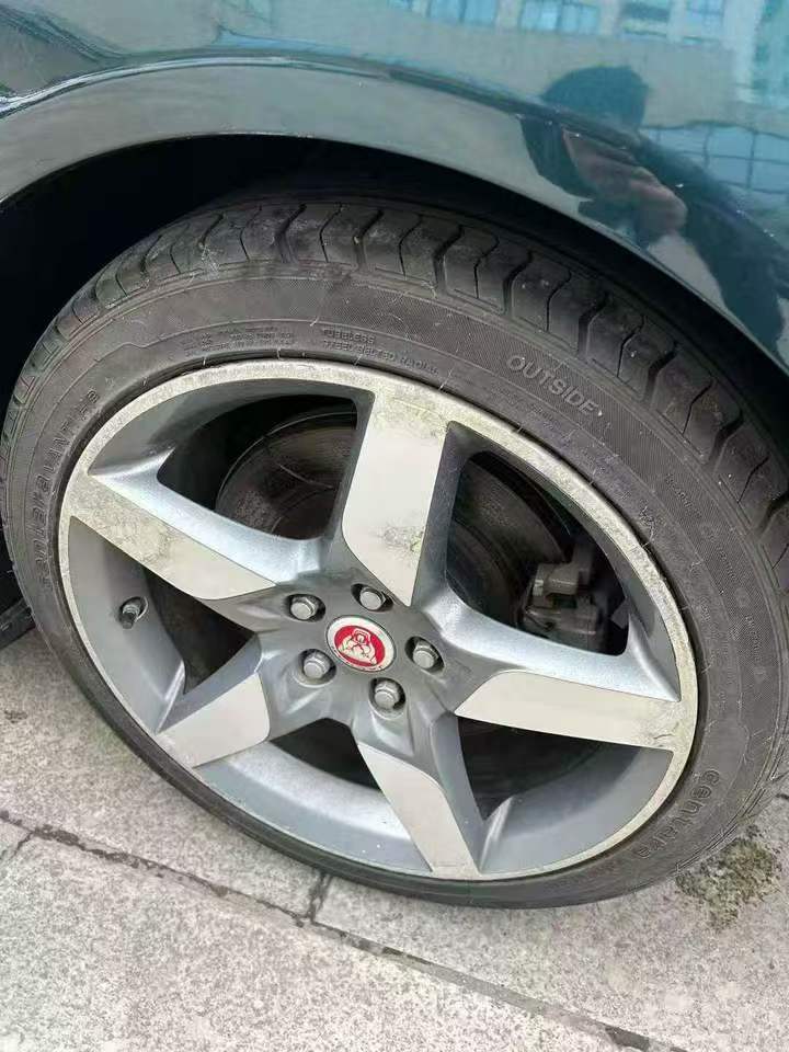 张家界17年捷豹XE8