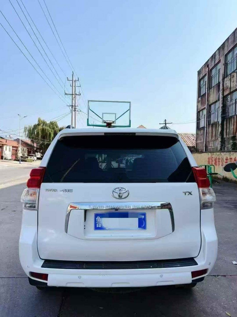 济宁10年丰田普拉多9