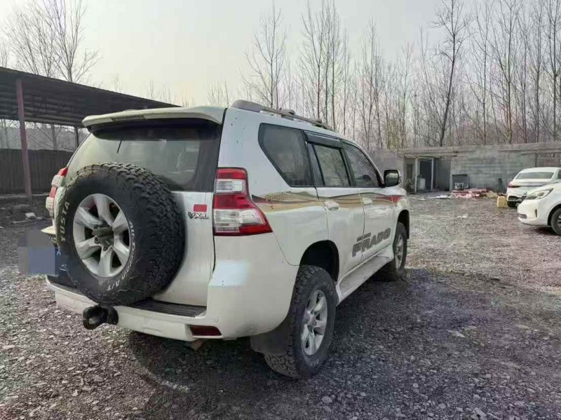 南京14年丰田普拉多8