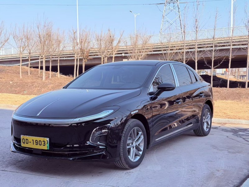 青岛25年红旗E-QM52