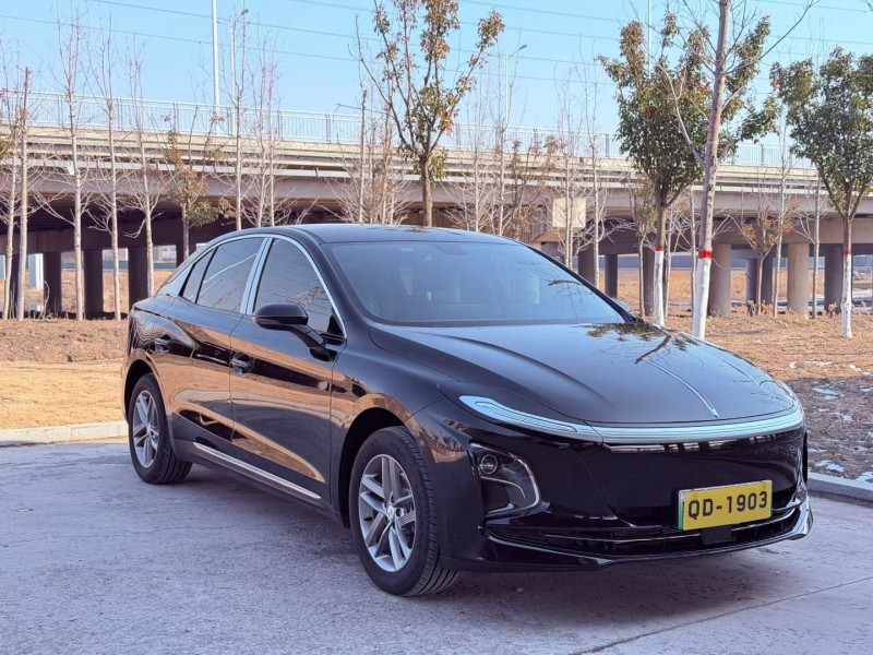 青岛25年红旗E-QM53