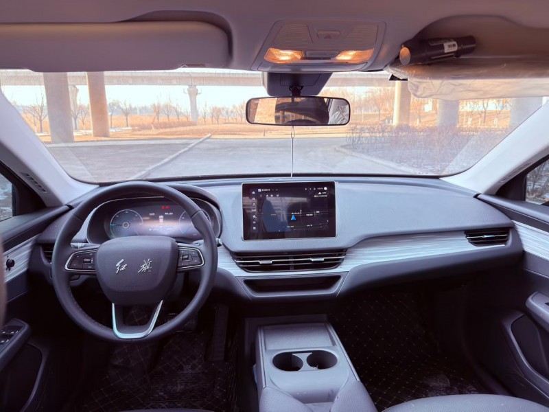 青岛25年红旗E-QM56