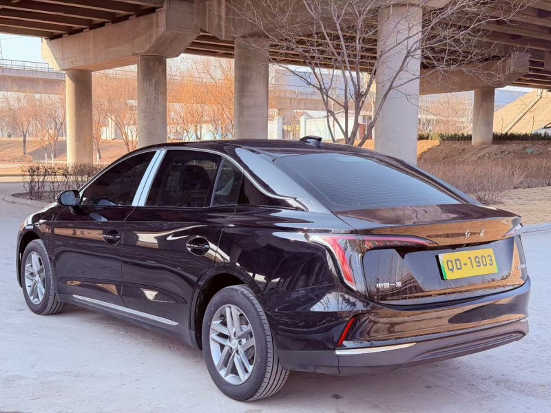 青岛25年红旗E-QM57