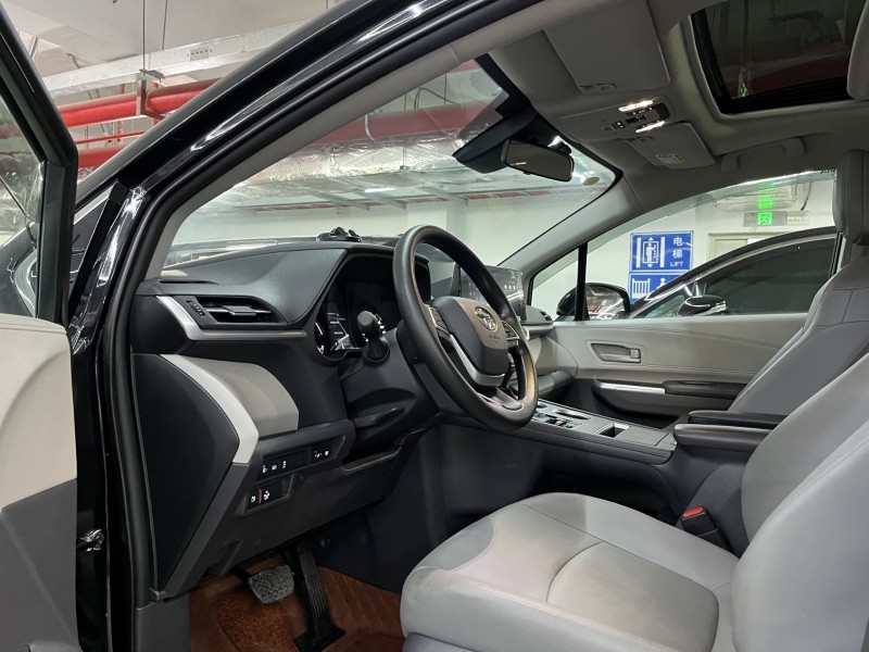 深圳25年丰田格瑞维亚4