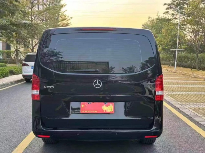 湛江20年奔驰威霆8