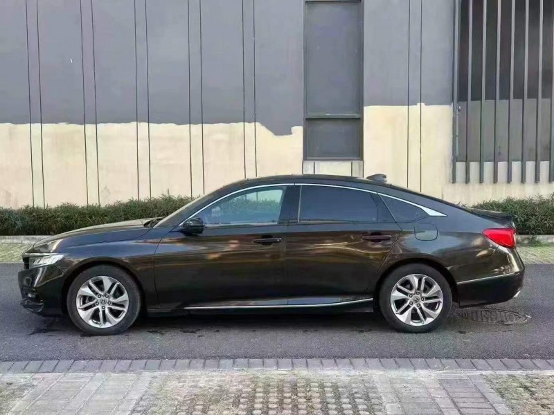 汕头18年本田雅阁7