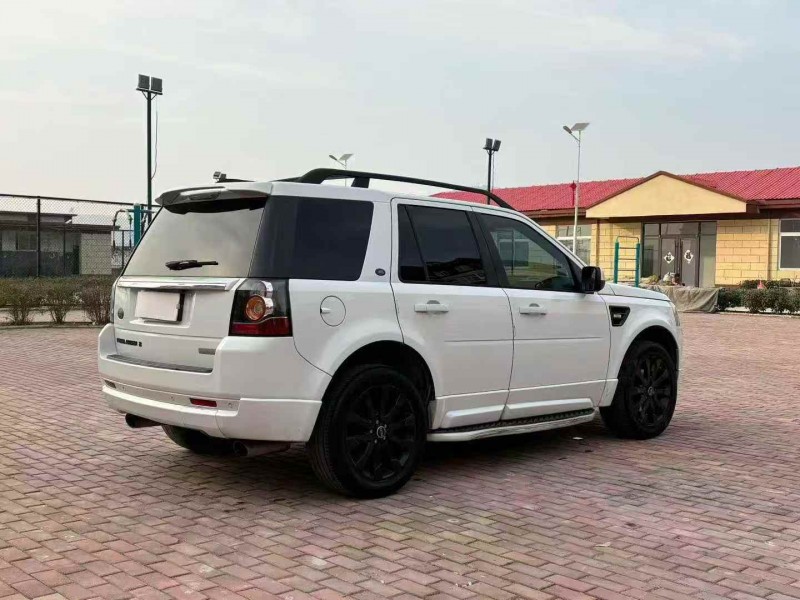 济宁14年路虎神行者7