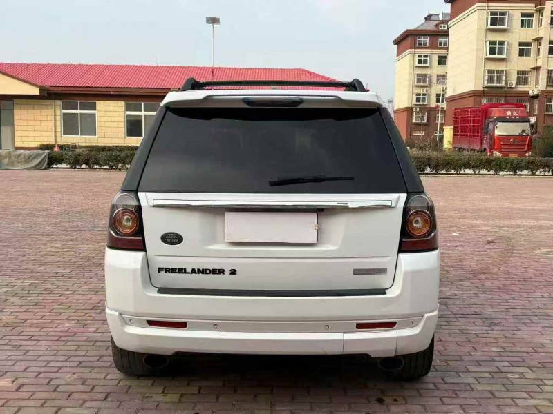 济宁14年路虎神行者9