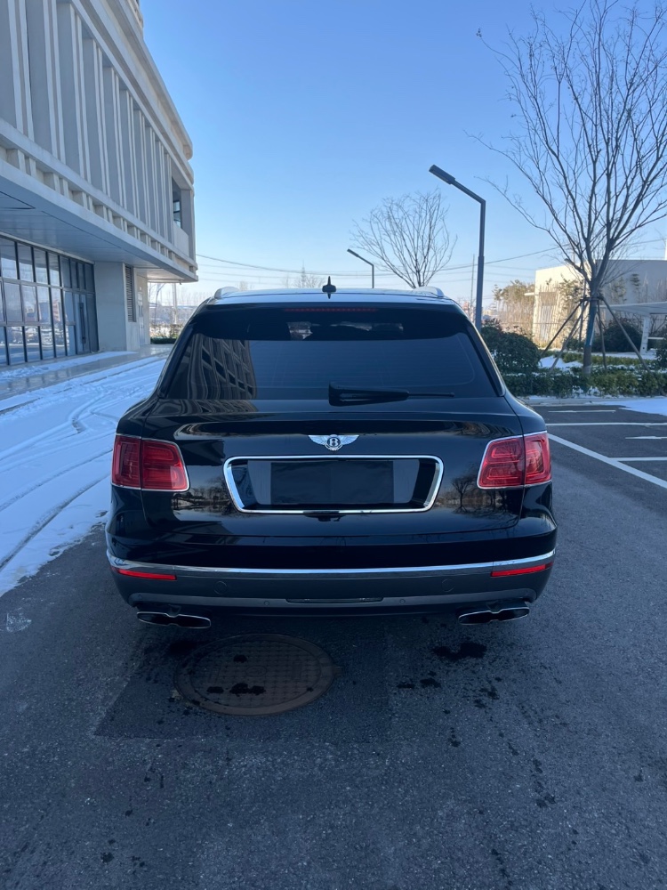 宿州18年宾利添越8