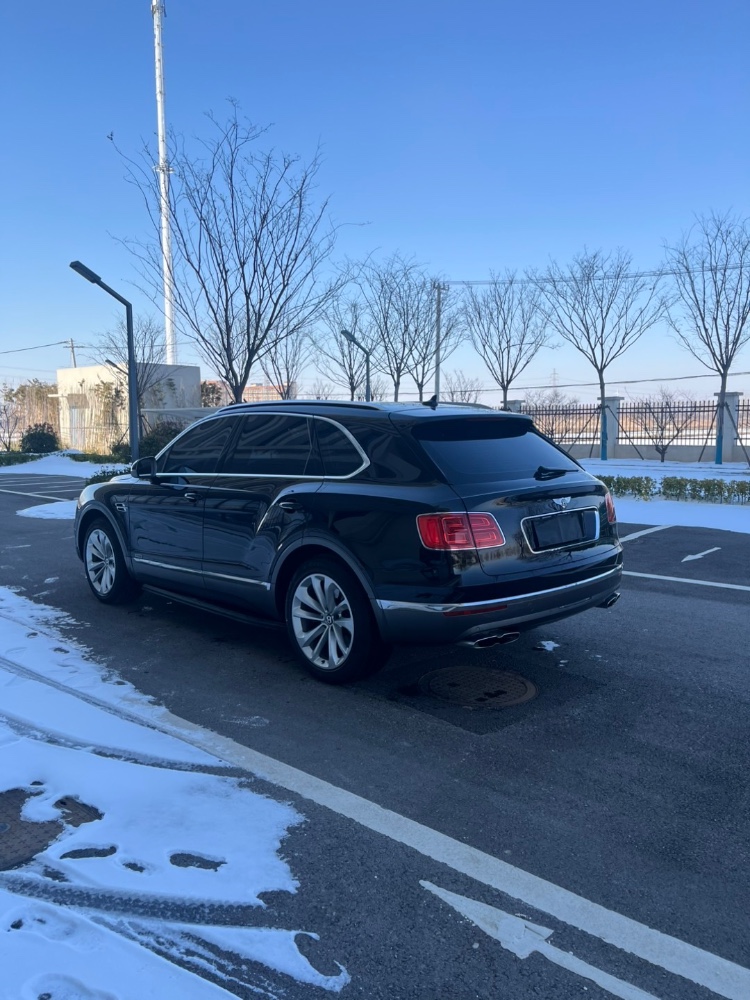 宿州18年宾利添越9