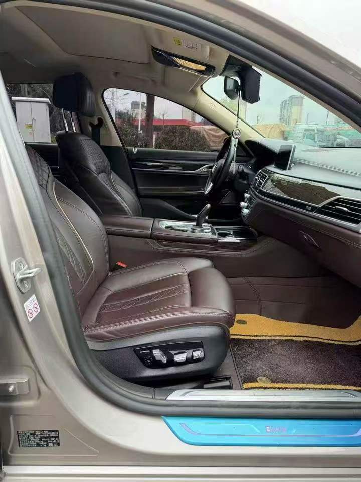 重庆21年宝马7系3