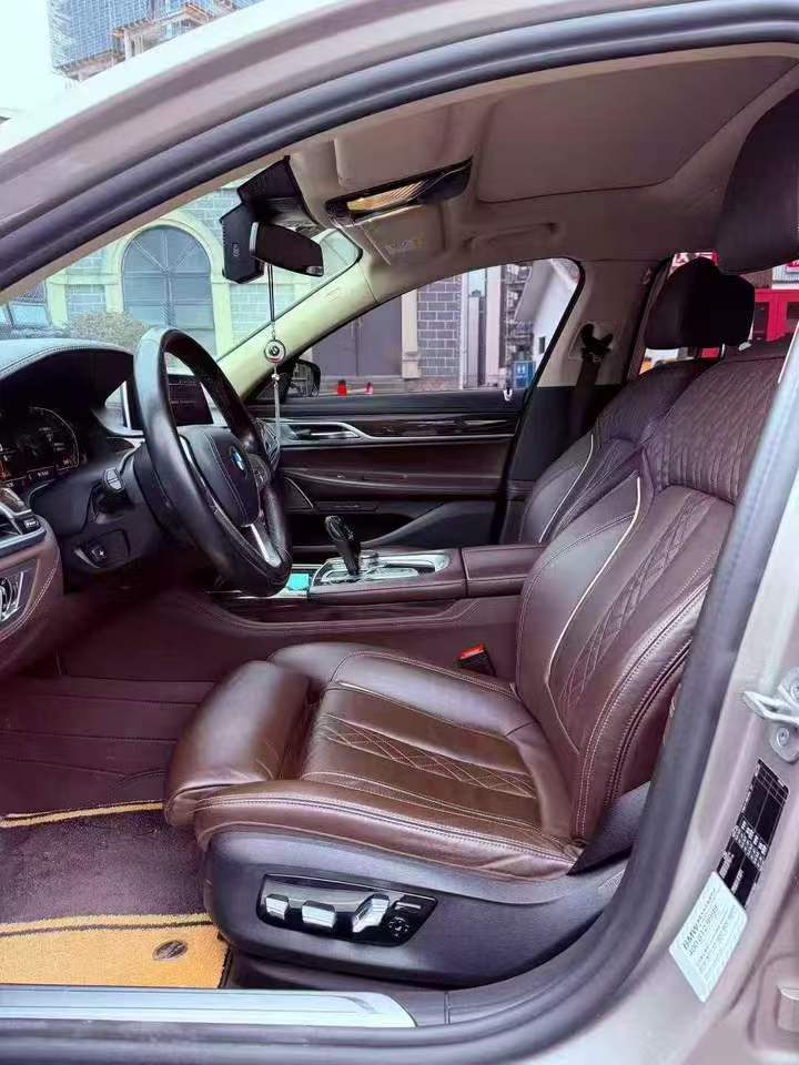 重庆21年宝马7系5