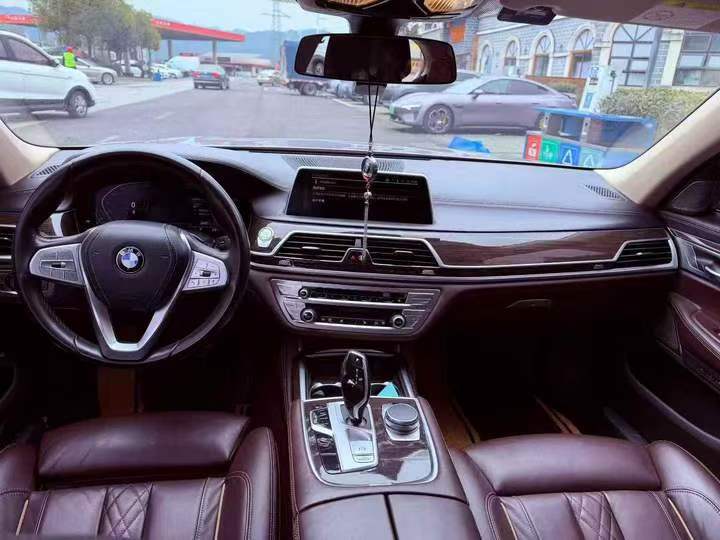 重庆21年宝马7系6