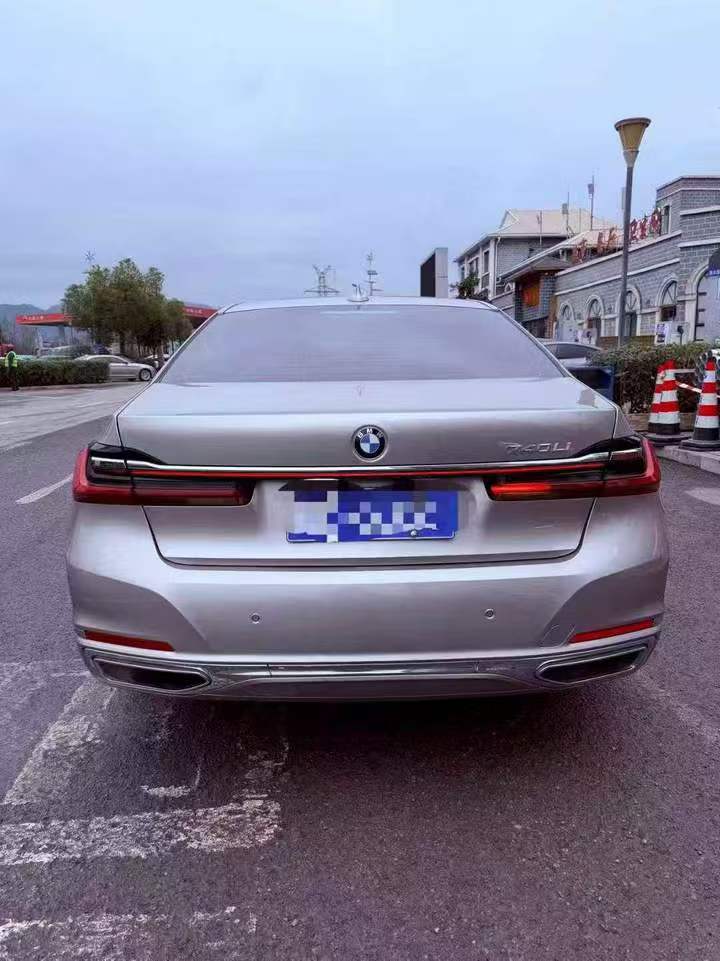 重庆21年宝马7系9