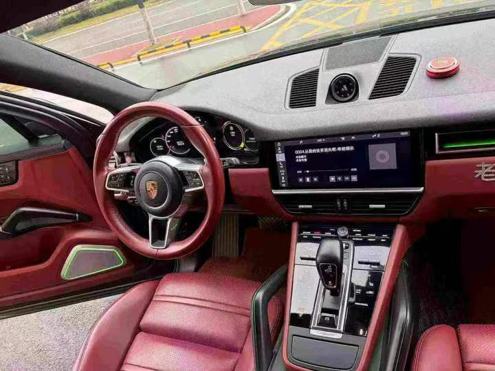 吉安20年保时捷卡宴7