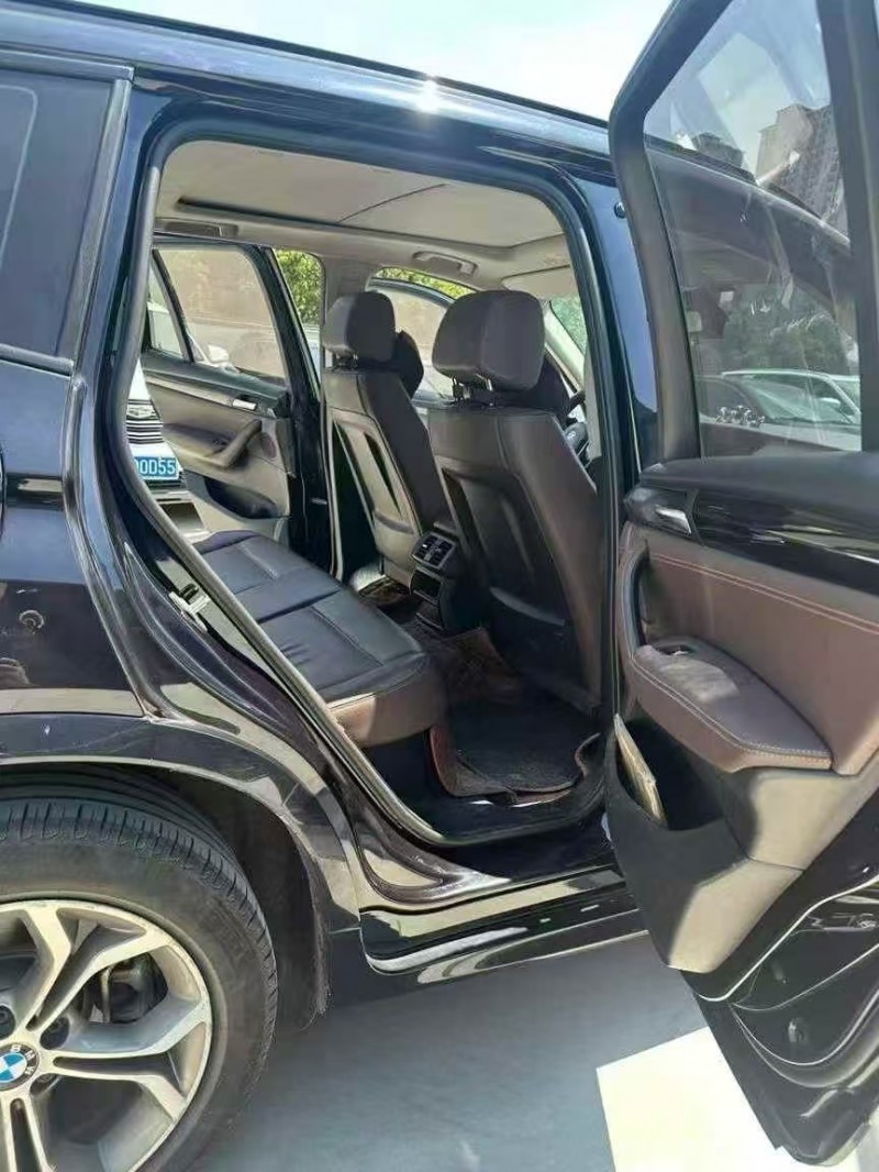 武汉17年宝马X38