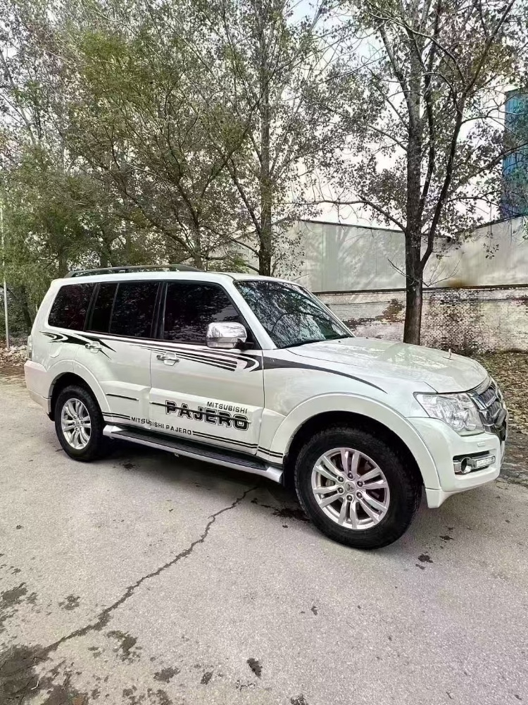 宿州20年三菱帕杰罗5