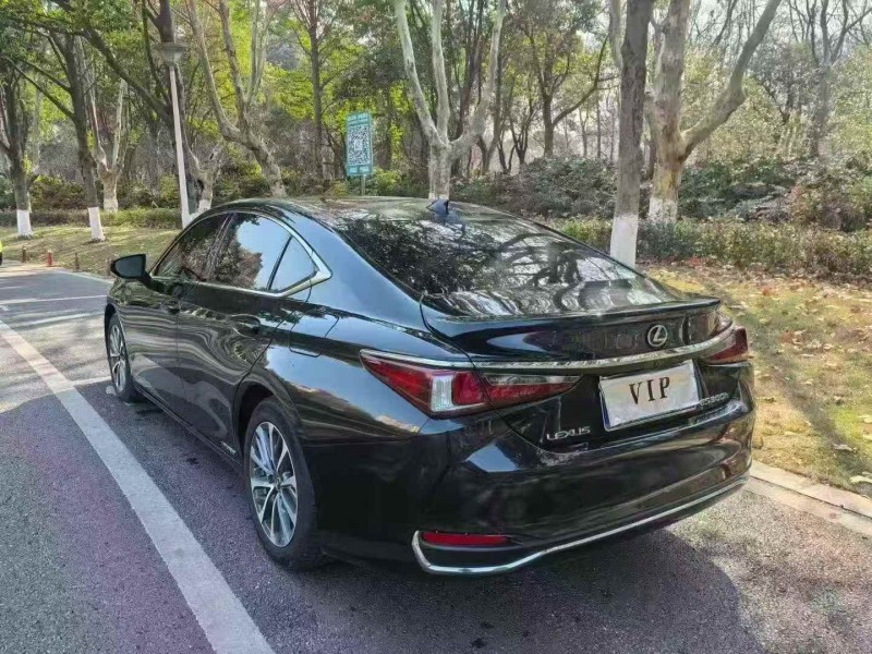 淮安22年雷克萨斯ES7