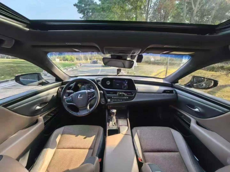 淮安22年雷克萨斯ES8